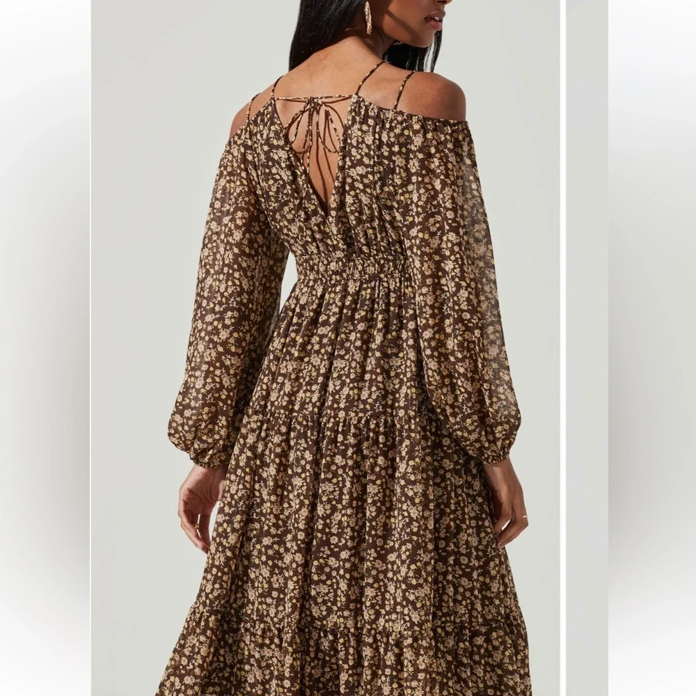 ASTR the Label Ciri Floral Cold Shoulder Long Sleeve Dress - Picture 6 of 11